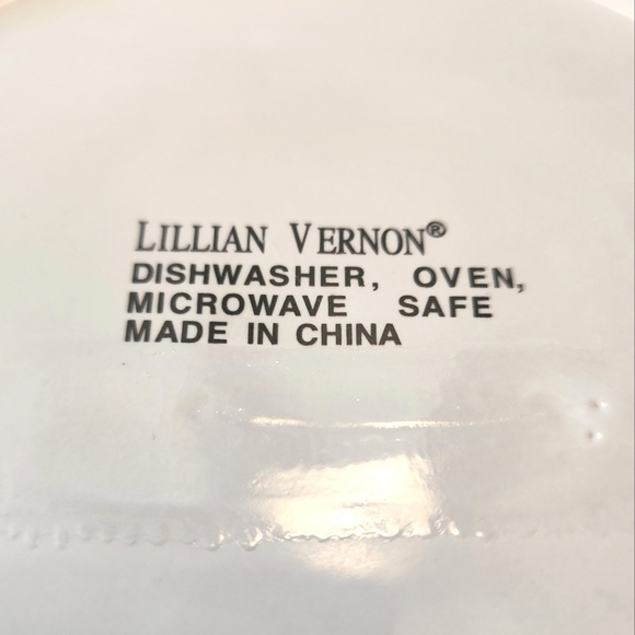 Lillian Vernon Red Gingham & Holly Snowy Christmas Decorative Plate 9" Diameter - Picture 8 of 8